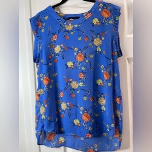 Alice Blue Buckingham crew neck sleeveless floral blouse size large - blue